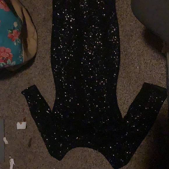 It’s a homecoming dress I got it from my aunt and didn’t know much about it - Picture 2 of 4